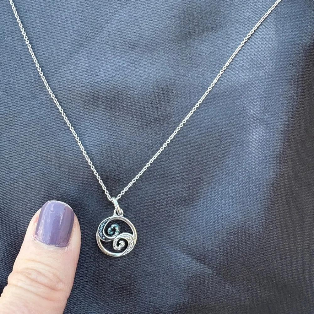 18” sterling necklace with double heart pendant in blue and white diamonds - Picture 5 of 6